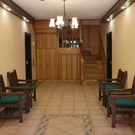 Pinea Hotel *